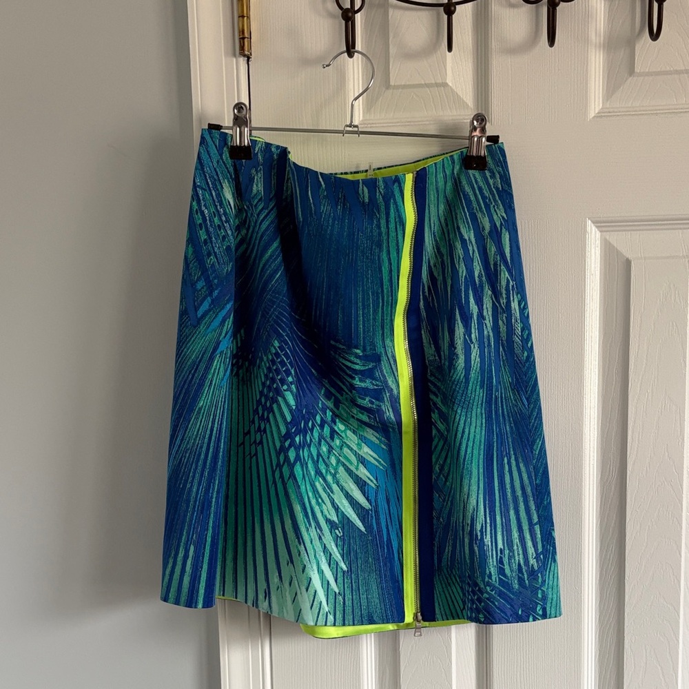 NWT Elie Tahari Elva Mini A Line Skirt Blue Tropical Print Neon Zipper Size 8